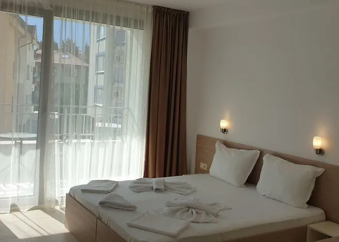 Harmony 招待所 3*